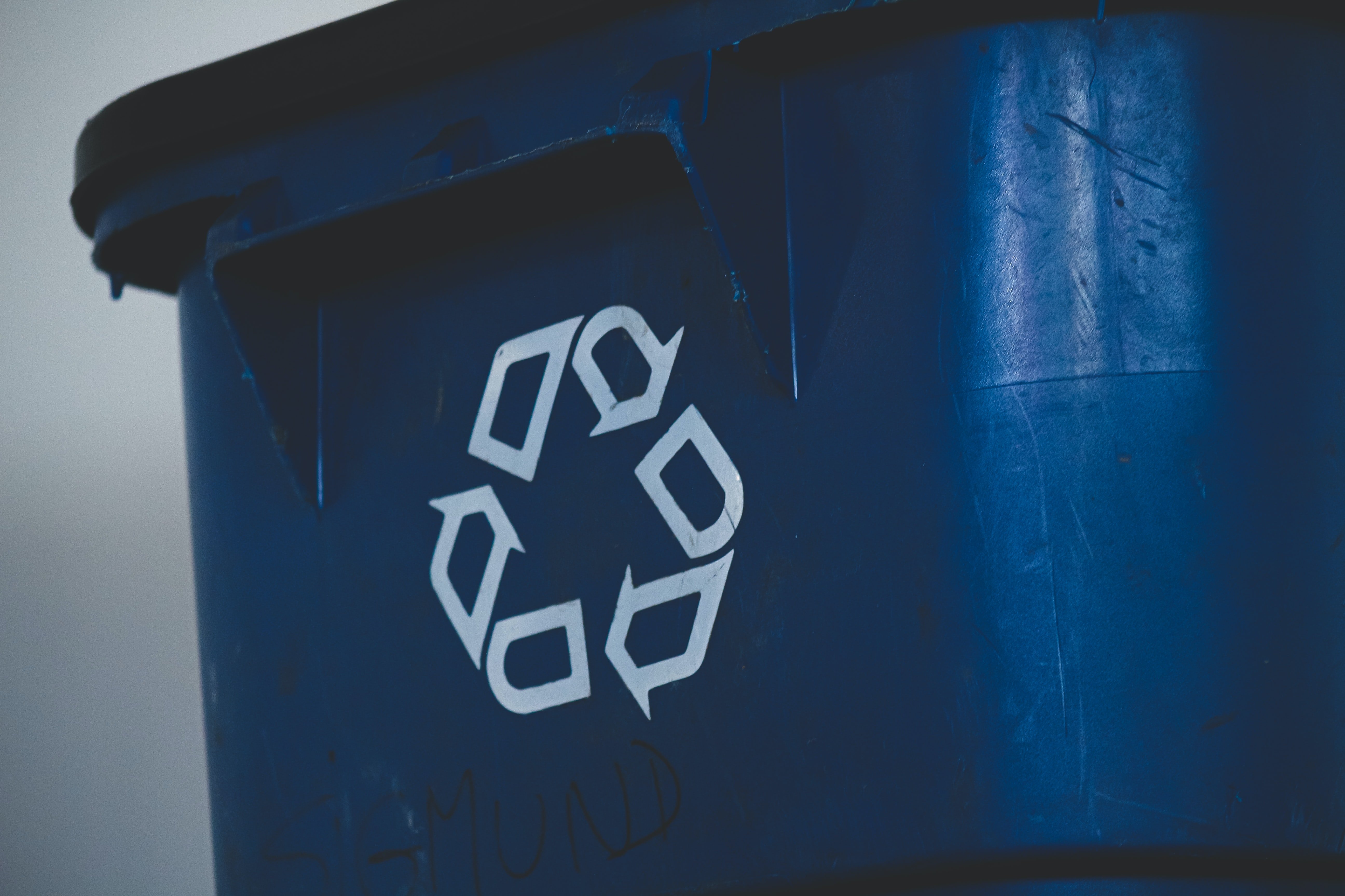 Réemploi, recyclage, upcycling... quelle différence entre ces termes liés à l'économie circulaire ?